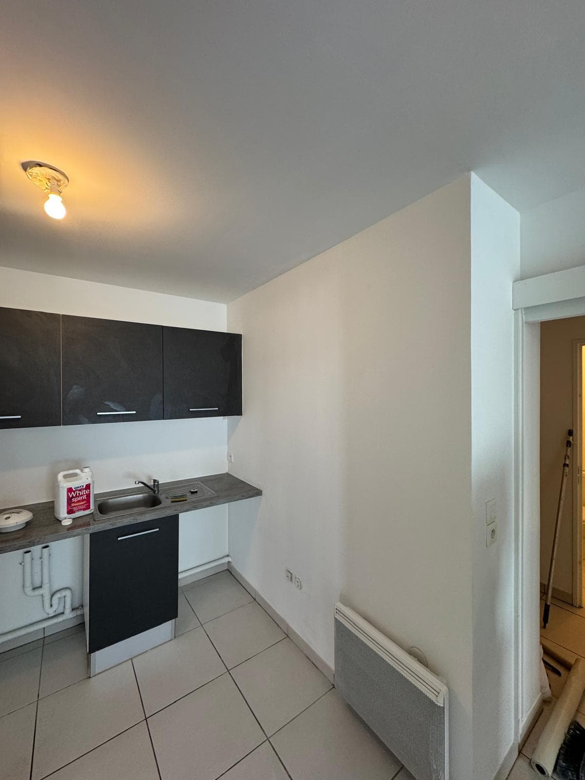 Mur rénové après dégâts des eaux